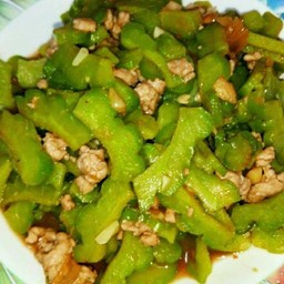 ข้าวหน้ามะระ, หมูสับผัดน้ำมันหอย