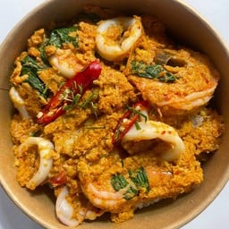 ข้าวไข่ข้นห่อหมกทะเล (ไข่ข้นผสมอยู่ในห่อหมก)