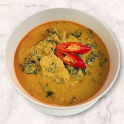 แกงคั่วหมูหมักใบชะพลูใส่ชะอม