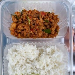 อาหารตามสั่งแม่จันทร์(ปากซอยลาซาล85)