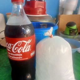 โค้ก 1 ลิตร น้ำแข็ง 1ถุง
