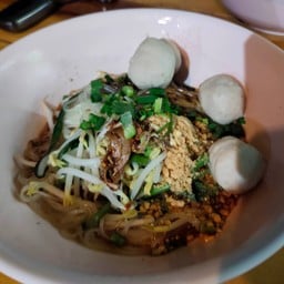 ลูกชิ้นหมูโกเด้ง โฮเด้ง