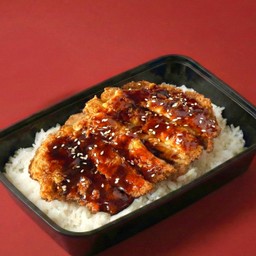 ข้าวหมูทอดซอสทงคัตสึ