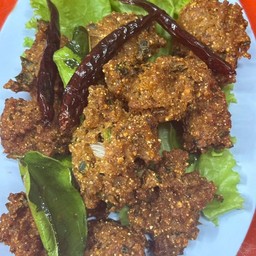 ลาบหมูทอด