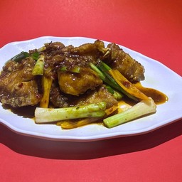 เนื้อปลากะพงผัดน้ำพริกเผา