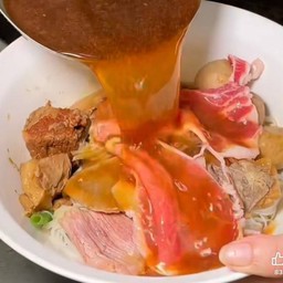 ก๋วยเตี๋ยวเนื้อรวม