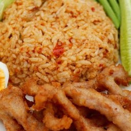 ข้าวผัดน้ำพริกหมูทอด