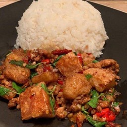 ข้าวกะเพราหมูสับแคปหมู+ไข่ดาว