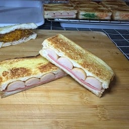 ย่างเนยโบโลน่ากรอก