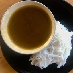 ขนมจีนน้ำแกงเผ็ด (เผ็ดใต้)