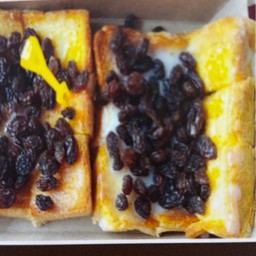 ขนมปังปิ้งเนยนม+ลูกเกด