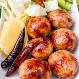 ลูกใหญ่(เปรี้ยว) หมูฉ่ำเต็มคำ 12 ลูก