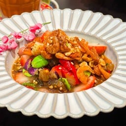 ตำ 2  สะตอ  สตรอว์เบอร์รี่ และ  สะตอ  ใส่หมูหวาน เคยใต้  กุ้งเสียบกรอบ