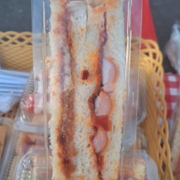 แซนวิส หมูหยองพริกเผา+ไส้กรอก