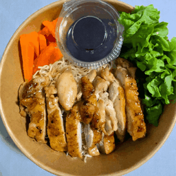 ร้าน ยำหมูกรอบ ยอเด็ด