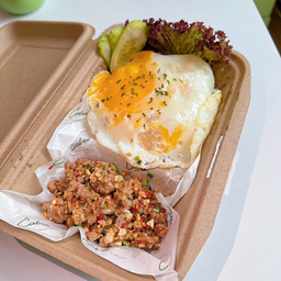 ข้าวคั่วพริกเกลือหมูสับ