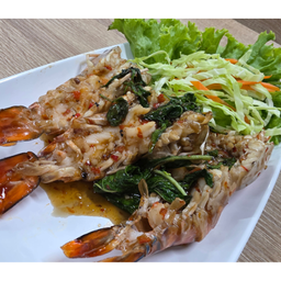 ผัดกะเพรากุ้งก้ามกราม
