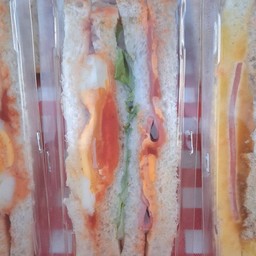 แซนวิส โบโล่น่า+ไข่ดาว