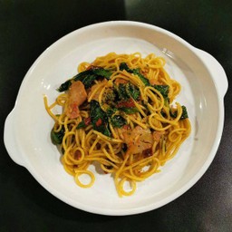 สปาเก็ตตี้ผัดพริกแห้ง เลือกเนื้อสัตว์ได้