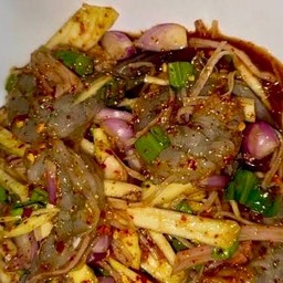 ยำมะม่วงกุ้งสด