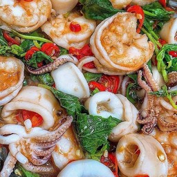 กะเพราพริกแห้ง 🌶️ (Pad Kra Pao)