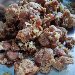 เหนี่ยวไก่สูตรสะบัดมันส์ BTS เตาปูน ทางออก 4 ตู้คีออสสีเหลือง หน้าคอนโดนิช ไพร์ด เตาปูน