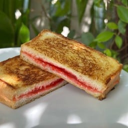 ย่างเนยสตอเบอร์รี่