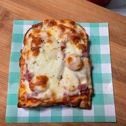 ปังอบกรอกแฮมชีส พิซซ่า