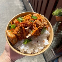 ข้าวยำไก่แซ่บ