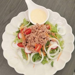 สลัดทูน่า.