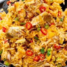 ข้าวผัด ปลากระป๋อง 1 ป๋อง+ใส่ไข่1ฟอง