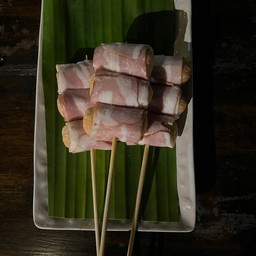 ไส้กรอกพันเบคอน