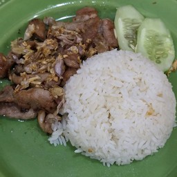 หมูกระเทียม