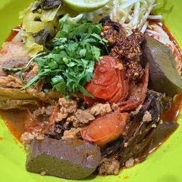 ขนมจีนน้ำเงี้ยว (พิเศษ)