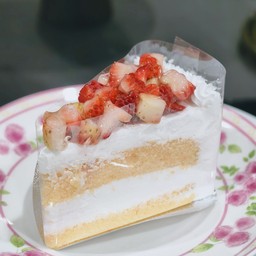 เค้กวนิลา สตอเบอรี่ดีไลท์(เต๋า)