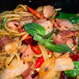 [อร่อยซ่ากับโค้ก] สปาเกตตี้ขี้เมาเบคอน +  โค้ก ไม่มีน้ำตาล (ขวด)