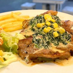 อกไก่ซอสครีมผักโขม