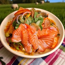 (มั่นใจว่าอร่อยที่สุดในอู่ทอง)ยำไทย มะนาวแท้ แซลมอน