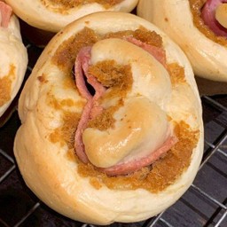 ขนมปังแฮม+หมูหยอง