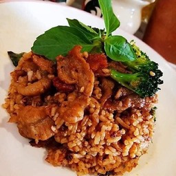 แม่หญิงผัดไท อาหารจานเดียว