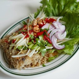 ยำปลาดุกฟู น้องออกัส