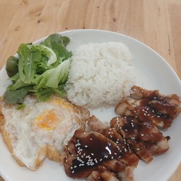 ข้าวหน้าไก่ชอสเทอริ