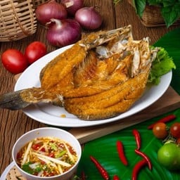 ปลากระพงทอดน้ำปลา