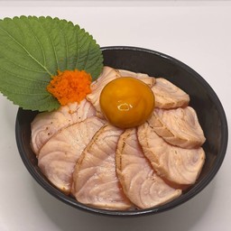 ข้าวหน้าแซลมอนเบริ์นไข่ดอง