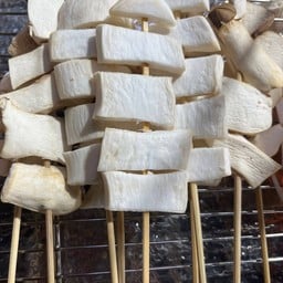 ปลาหมึกย่างหน้าร้าน88