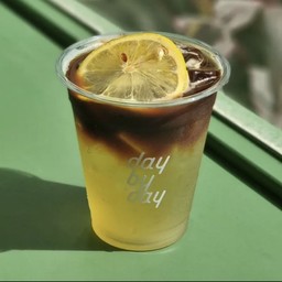 Black Honey Lemon กาแฟ น้ำผึ้ง มะนาว