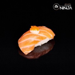 ซูชิแซลมอนสลัดไข่กุ้ง