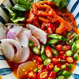 ยำกุ้งส้ม