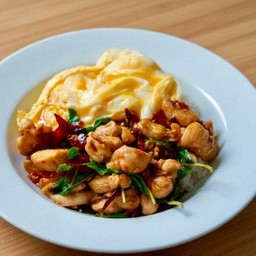 ข้าวไข่ข้นกระเพราไก่