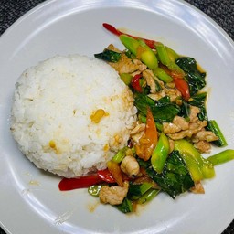 ข้าวผัดคะน้าหมูชิ้น